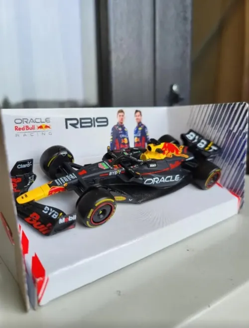 3 Modèles de voitures Formule 1 miniature نماذج سيارات مصغّرة فورمولا وان