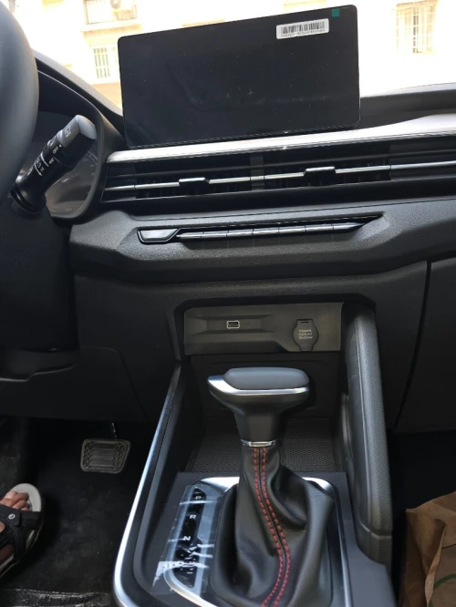 Geely Livan 2025 