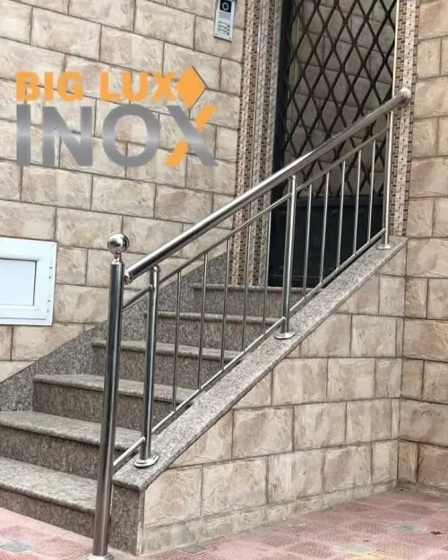 Travaux en inox et verre