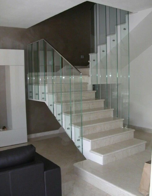 Rampe d'escalier en verre transparent