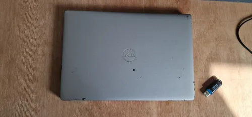 DELL Latitude 5330 - i7 12em 16gb 512 SSD