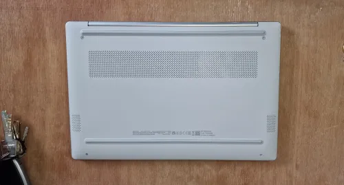 HP ryzen 5 7520u 8gb 256 SSD