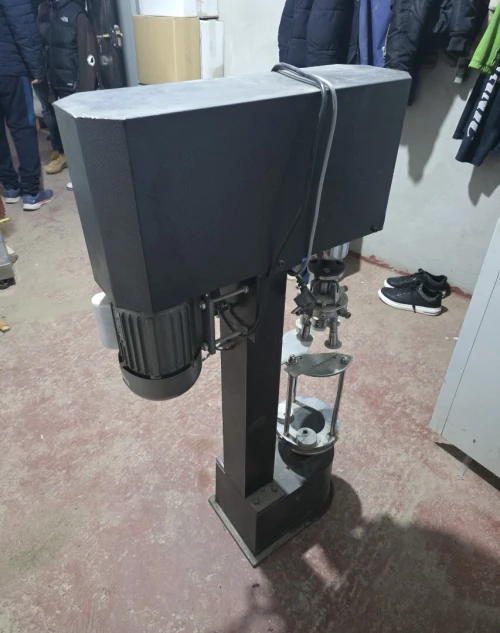 Machine de capsulage / Sertisseuse électrique pour bouteilles