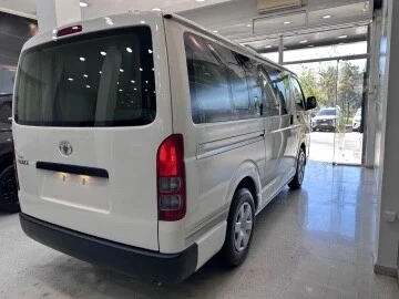 Toyota Haice 15 places 2025