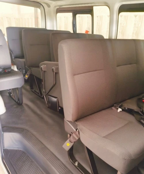 Toyota Haice 15 places 2025