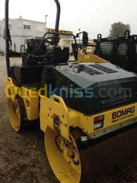 location de (rouleau,compresseur)