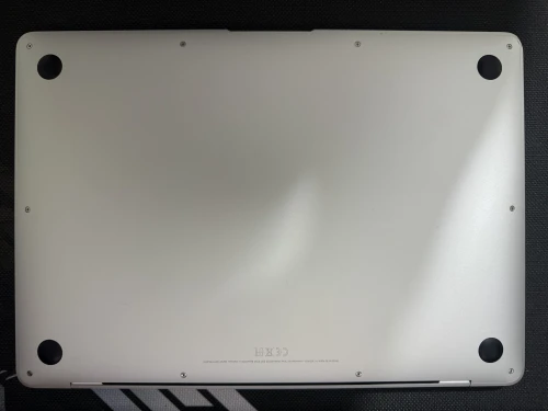 MacBook Air 2018 - i5 / 8GB RAM / 128GB SSD - Très bon état - 561 cycles