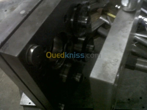 moule d'injection plastique 