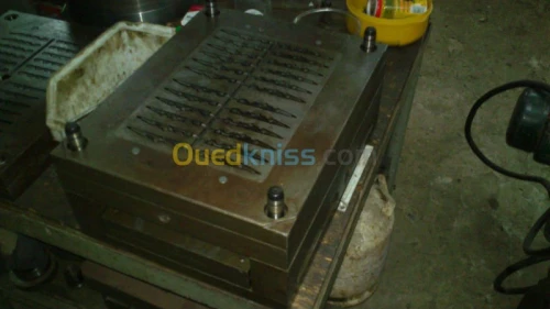 moule d'injection plastique 