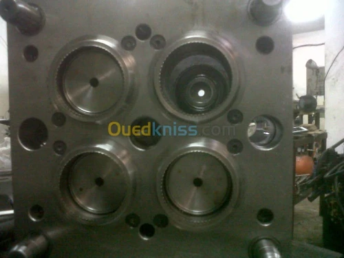 moule d'injection plastique 