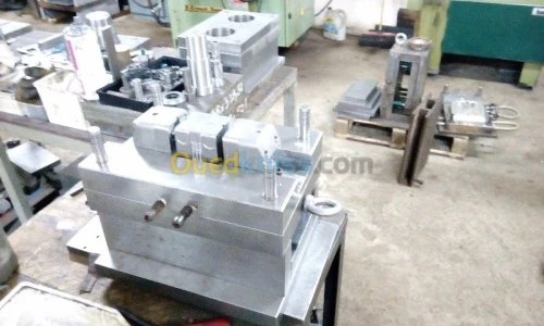 moule d'injection plastique 