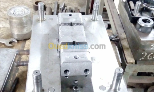 moule d'injection plastique 