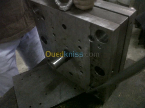 moule d'injection plastique 