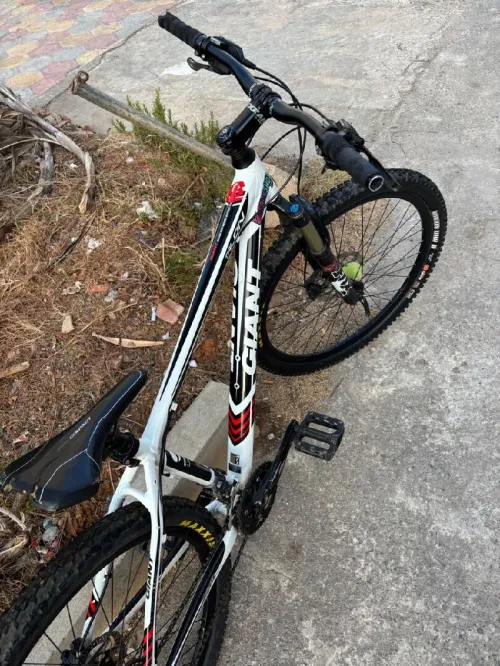 Velo a vitesse marque giant pour adulte état  neuf  