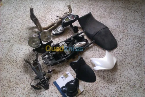 pieces  triumph 675 1050