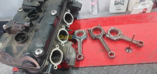 pieces  triumph 675 1050