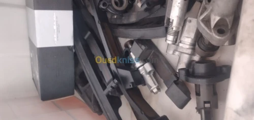 pieces  triumph 675 1050