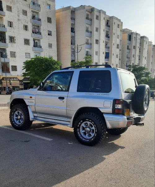 Mitsubishi Pajero Court 2000 Pajero Court