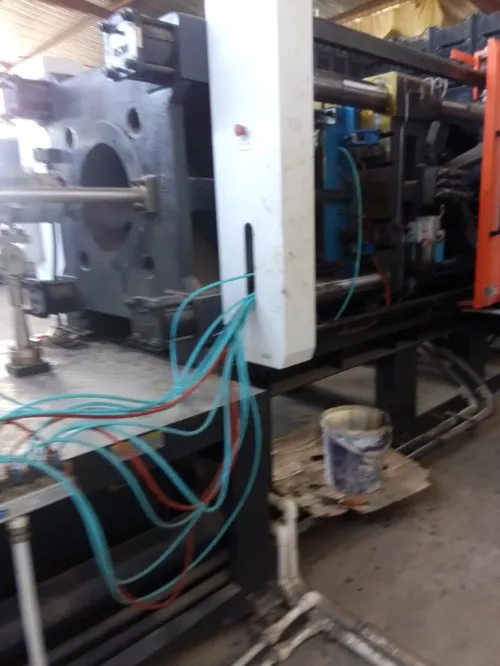 Machines a Injection Plastique DISPONIBLE
