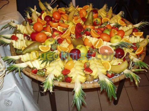 plats et gateaux et buffé