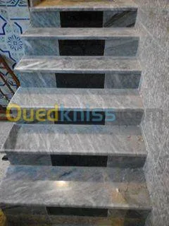 marche contre marche et cuisines 