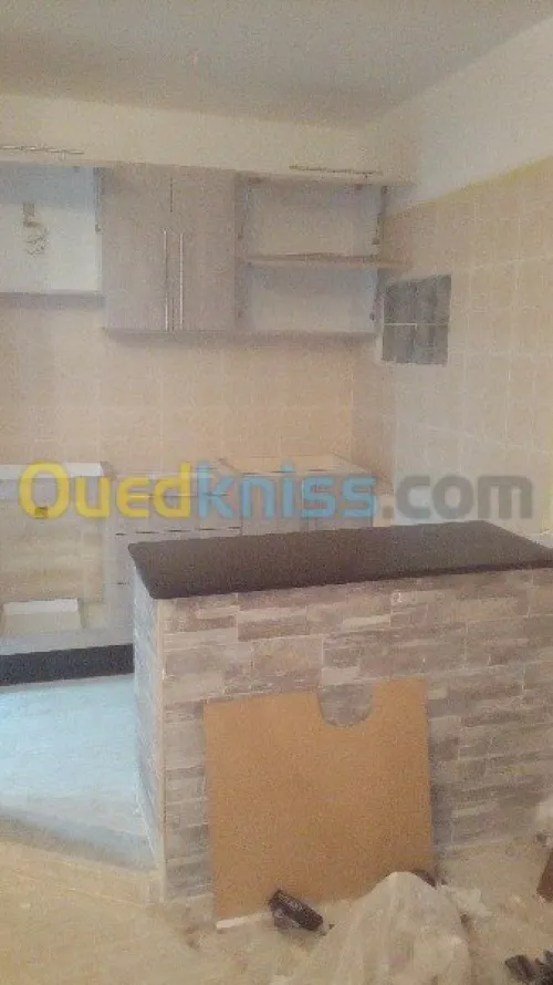 marche contre marche et cuisines 