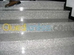 marche contre marche et cuisines 