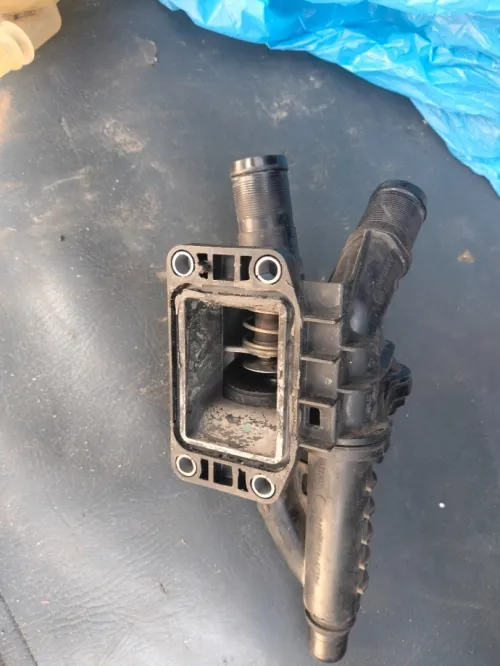 Vasse d'eau et thermostat Peugeot Partner HDi 92 Chauveau