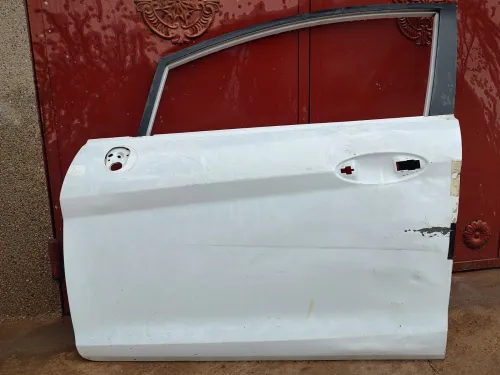 Porte avant et arrière côté chauffeur Ford Fiesta
