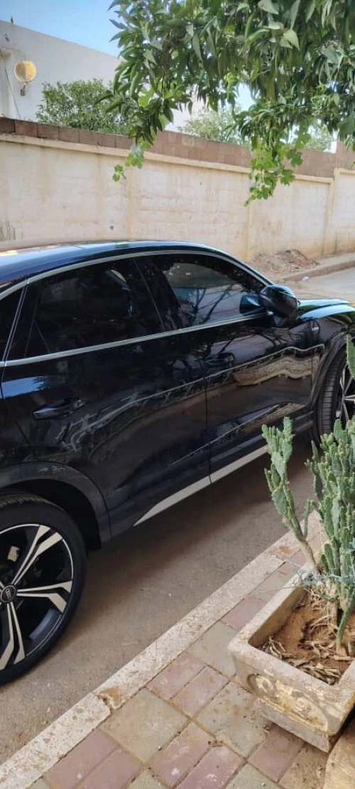 Audi Q3 2022 Q3