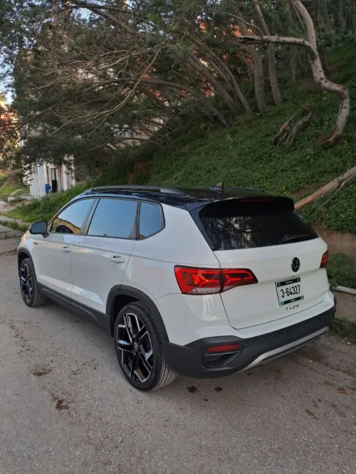 Volkswagen Taos 2025 SE Black 