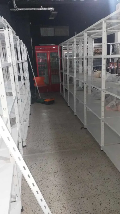 رفوف حديدية للتخزين