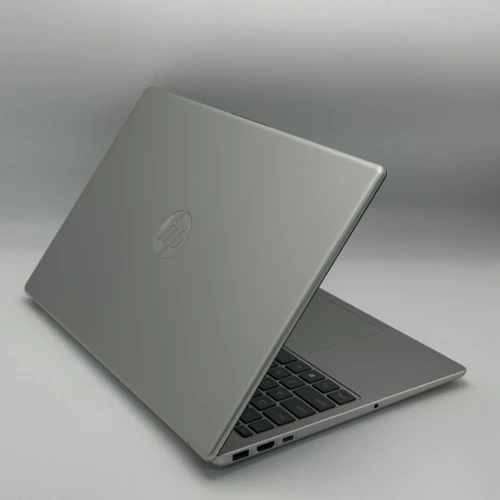 HP LAPTOP 15 / 13th I7-1355U / 16Go DDR4 / 512SSD / NVIDIA MX 570 A / 15.6 FHD