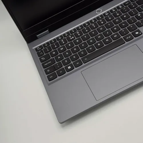 Lenovo LOQ 15 / i5-13450HX / 24 Go DDR5 / 1 To SSD / RTX 5050 8 Go / 15.6 FHD 144Hz