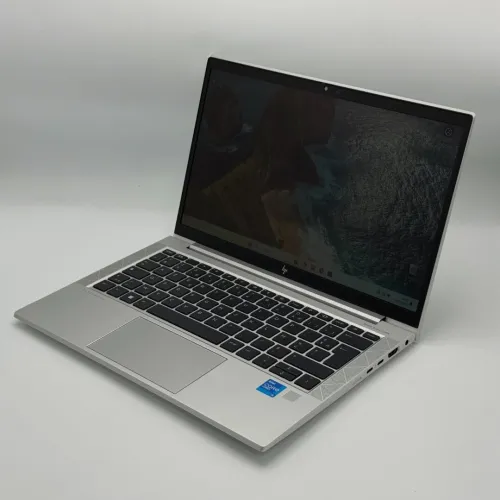 HP EliteBook 830 G8 / Intel Core i5 1145G7 / 16 Go / 256 Go SSD NVMe / 13.3 FHD