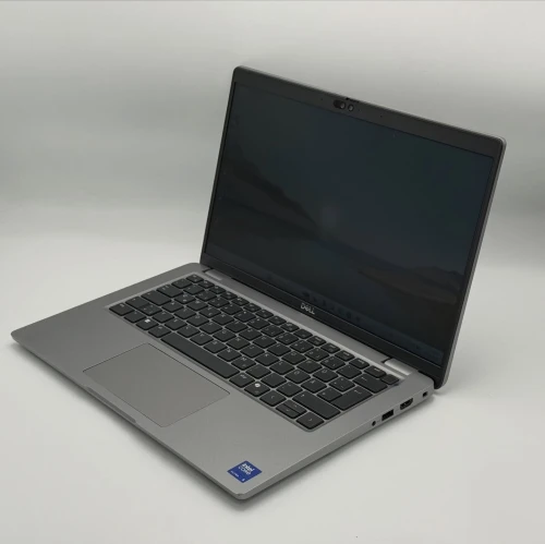 Dell Latitude 5450 / Ultra 5 135U / 16 Go DDR5 / 256 Go SSD / 14 FHD