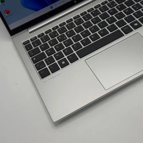 HP EliteBook 830 G11 / Ultra 7 155U Evo Edition / 16 Go DDR5 / 512 Go SSD / 13.3 FHD+