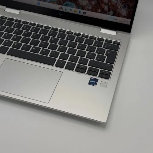HP EliteBook 830 G9 x360  i5-1245U / 16 Go DDR5 / 256 Go SSD / Tactile 2-in-1