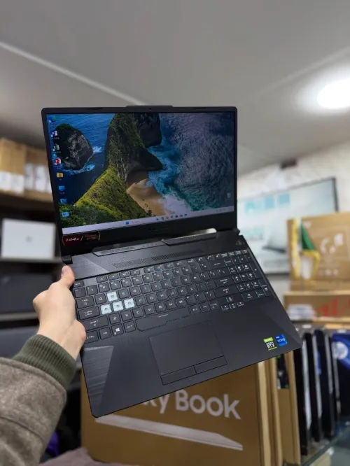 ASUS TUF Gaming F15 i7 11800H / 16 Go DDR4 / 512 Go SSD / RTX 3060 6 Go / 15.6 FHD
