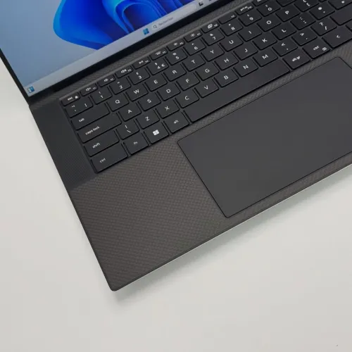 DELL XPS 15 9530 / 13th I7-13700H / 16 DDR5 / 512Go SSD / NVIDIA RTX 4050 6Go / 15 FHD+