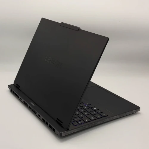 LENOVO LEGION 5 OLED / 13th I7-13650Hx / 32Go DDR5 / 1To SSD / NVIDIA RTX 5060 8Go /15.1 (2K+) 165Hz