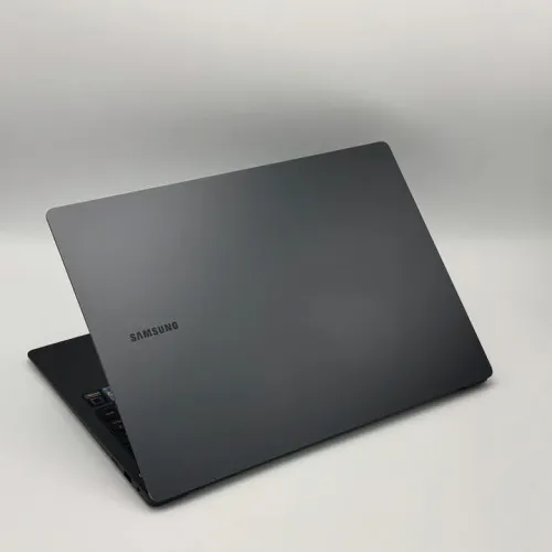 SAMSUNG GALAXY BOOK PRO 3 OLED / 13th I7-1360P / 16Go DDR5 / 512SSD / 16 3K OLED 120Hz