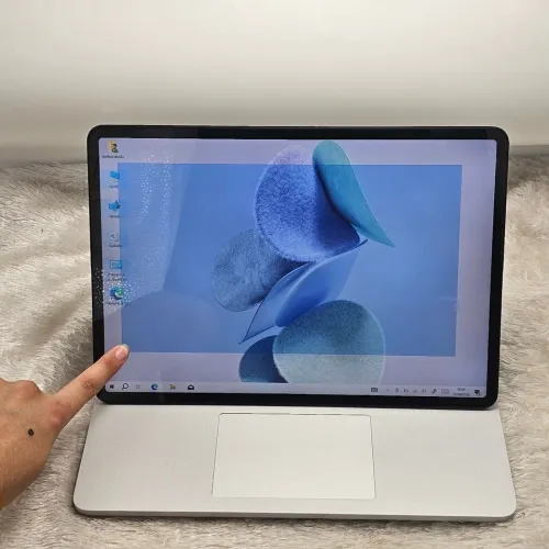 SURFACE LAPTOP STUDIO / 11th i5-11300H / 16GO DDR4 / 256SSD NVMe / TACTILE 14.4" 2.4K