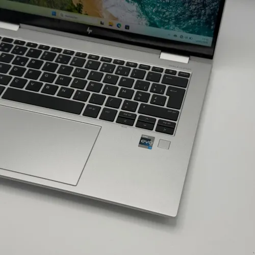HP EliteBook 1040 G10 x360 / i7-1355U / 32 Go DDR5 / 256 Go SSD / 14 QHD+ Tactile