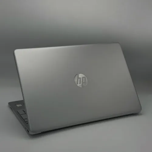 HP Laptop 15 / i5-1155G7 / 8 Go DDR4 / 512 Go SSD / 15.6 FHD