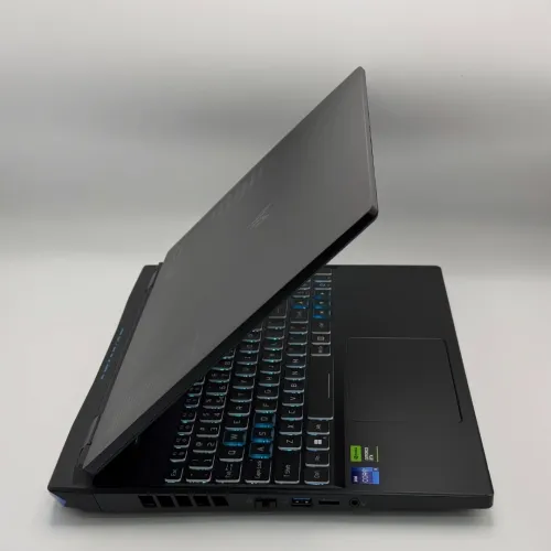 Acer Predator Helios Neo 16 / i9-13900HX / RTX 4060 / QHD+ 165Hz