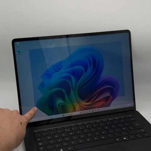 Surface Laptop 7th Edition / Snapdragon X Elite / 32 Go / 1 To SSD / 15 OLED