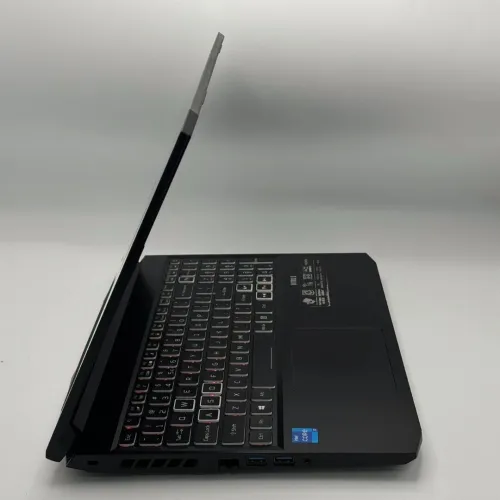 Acer Nitro 5 / i7-11800H / 16 Go / 1 To SSD / RTX 3050 Ti / 144Hz