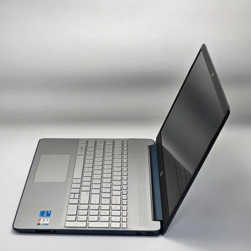 HP LAPTOP 15 / 11th I5-1135G7 / 8GO DDR4 / 512GO SSD / 15.6" FHD