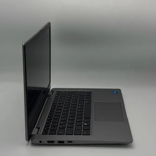 Dell Latitude 3340 / i5-1335U / 8 Go DDR5 / 256 Go SSD / 13.3 FHD